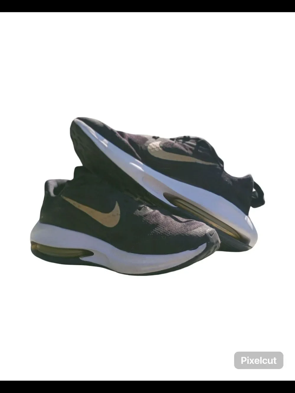 Nike Air Zoom Arcadia 2 in the 'Black Metallic Gold' | Unisex Youth 5.5